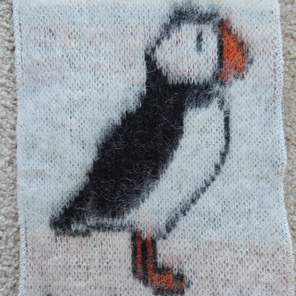 NWOT Icelandic Wool Puffin Scarf Bird Iceland - Picture 6 of 10